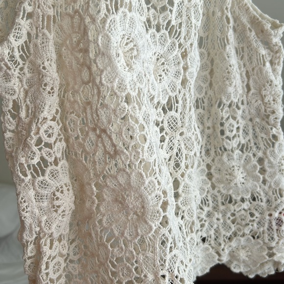 Saks 5th Ave 5/48, White knit lace 100% cotton summer crop top, Size medium - Picture 7 of 7
